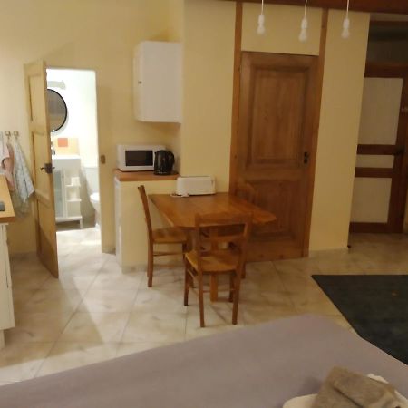 Au Coeur De Montastruc-La-Conseillere - Chambres D'Hotes Luaran gambar