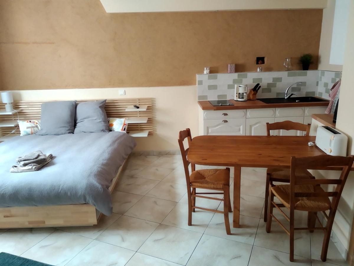 Au Coeur De Montastruc-La-Conseillere - Chambres D'Hotes Luaran gambar