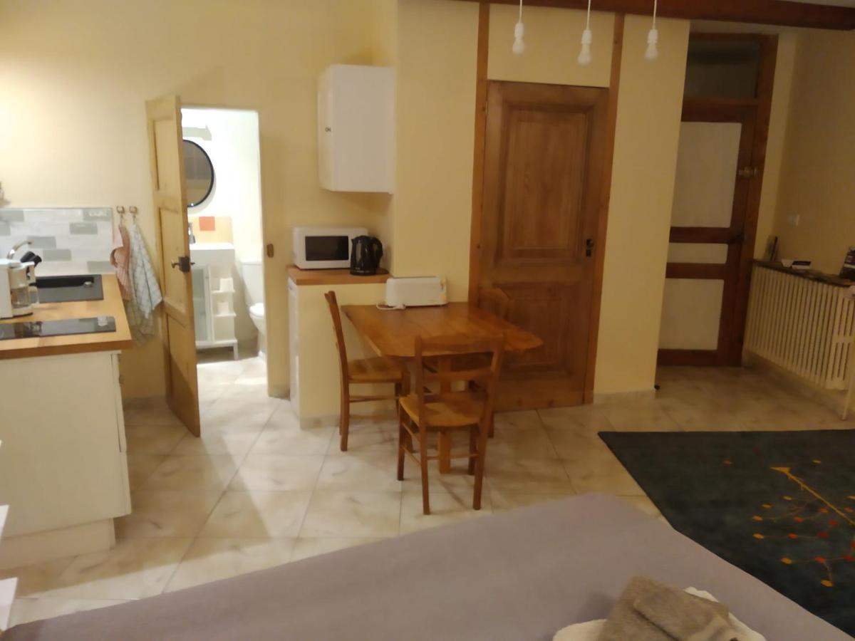Au Coeur De Montastruc-La-Conseillere - Chambres D'Hotes Luaran gambar