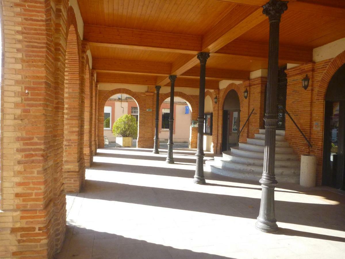 Au Coeur De Montastruc-La-Conseillere - Chambres D'Hotes Luaran gambar