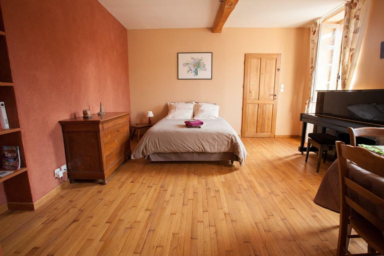 Au Coeur De Montastruc-La-Conseillere - Chambres D'Hotes Luaran gambar