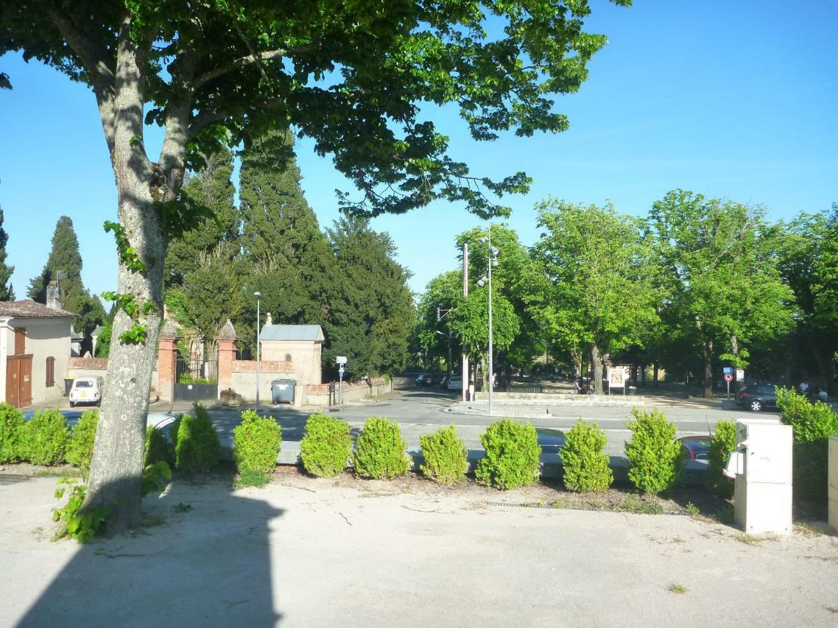 Au Coeur De Montastruc-La-Conseillere - Chambres D'Hotes Luaran gambar